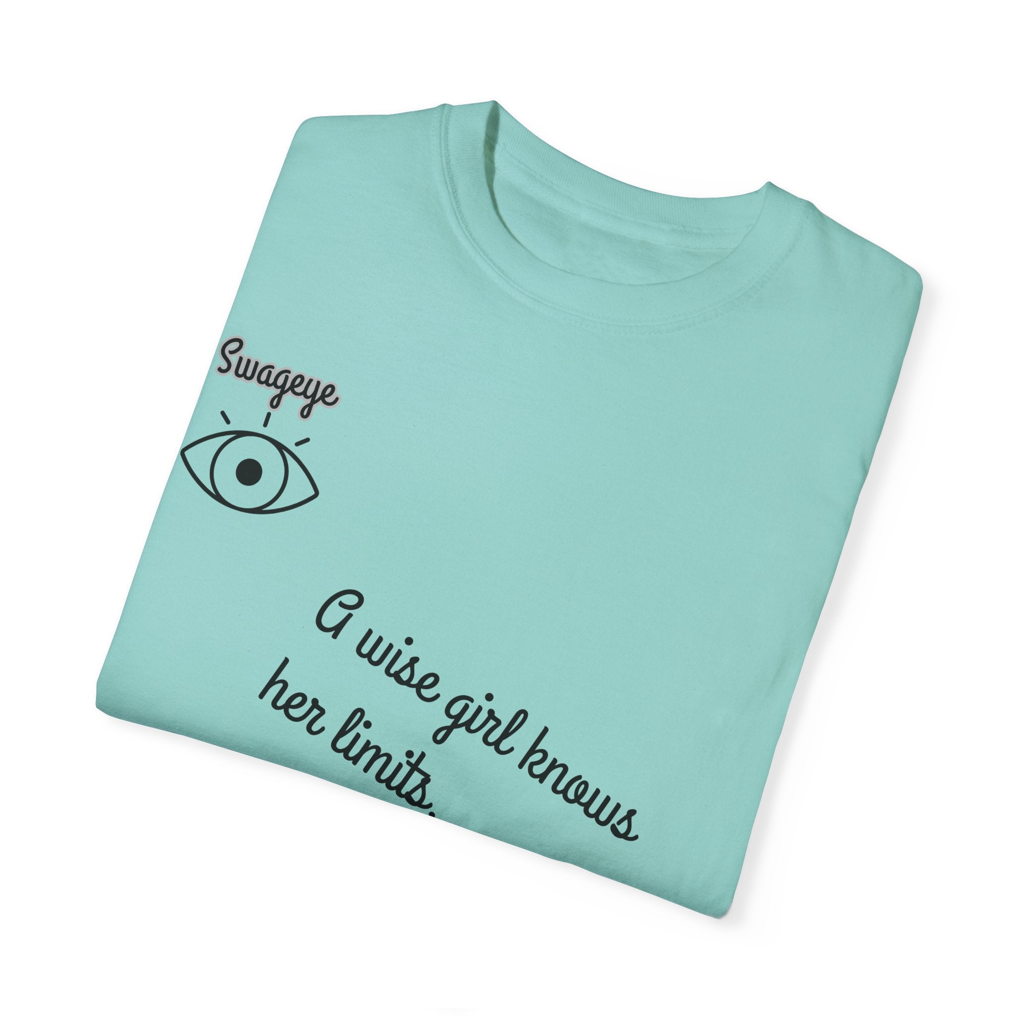 Swageye Vintage Wisdom Unisex T-shirt - 'A wise girl knows her limits, a smart girl has none'